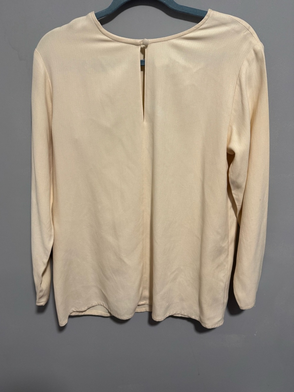 Eileen Fisher- 100% Silk Cream Long Sleeve Lightweight Top. Size M